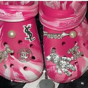 Charmed crocs size 6W